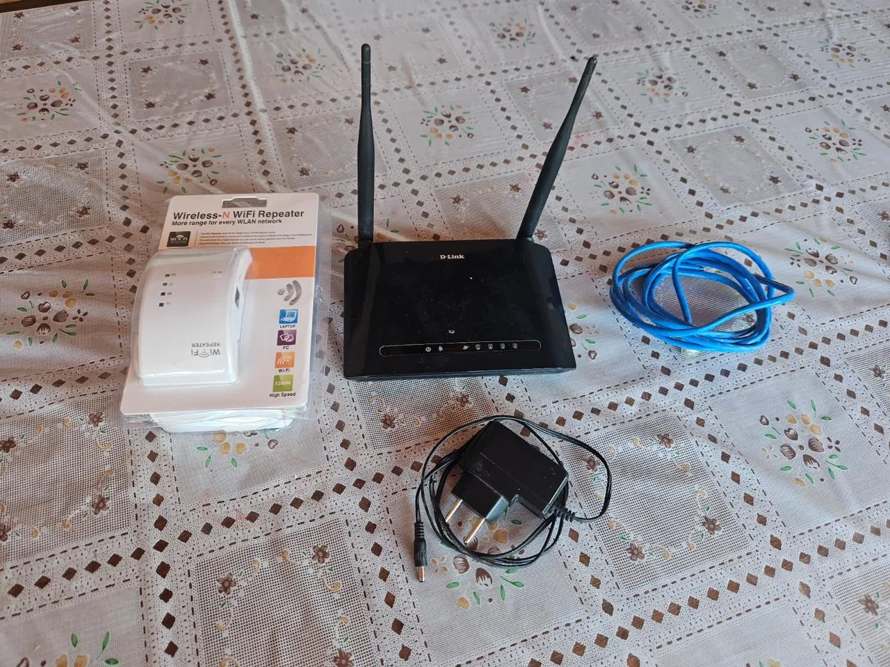 Kit Roteador D-Link e Repetidor Wi-Fi