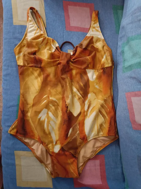 Maiô estampado folhagens
