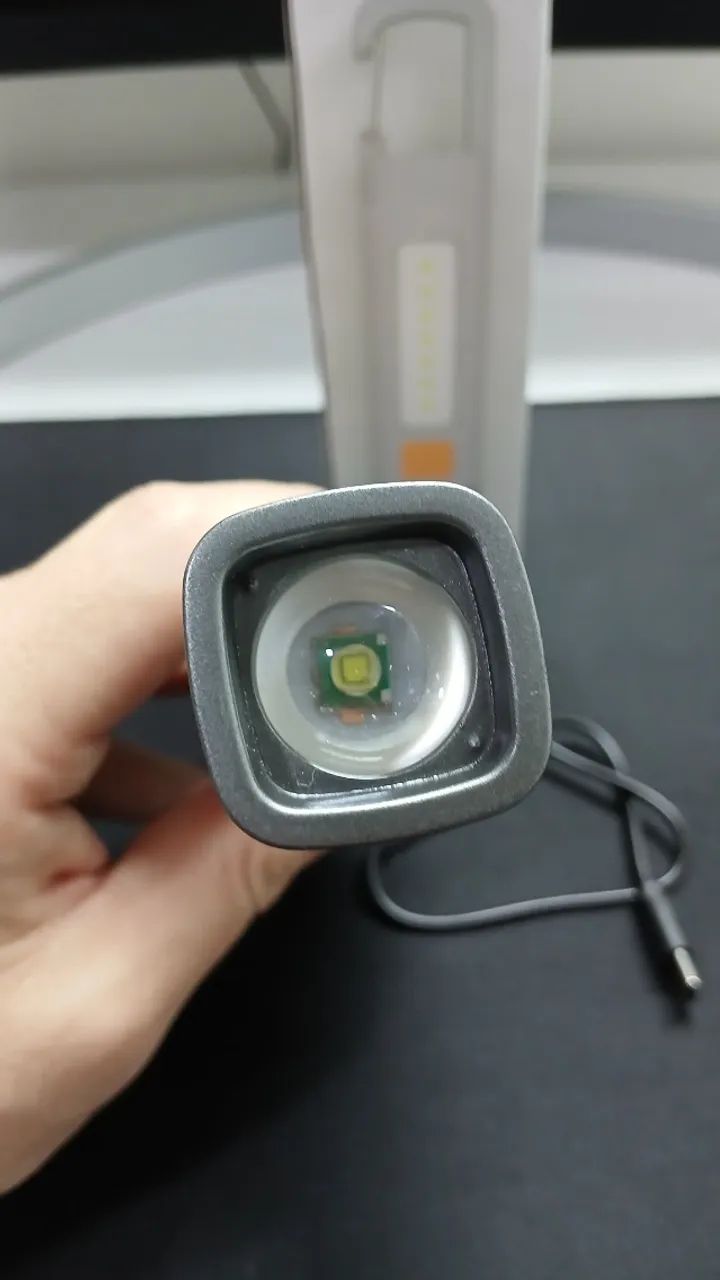 Lanterna de LED recarregável - Foto 2