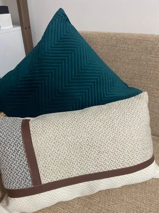 Almofadas : 4 unidades : 2 verde, 1 lilás, 1 bege com marrom  - Foto 2