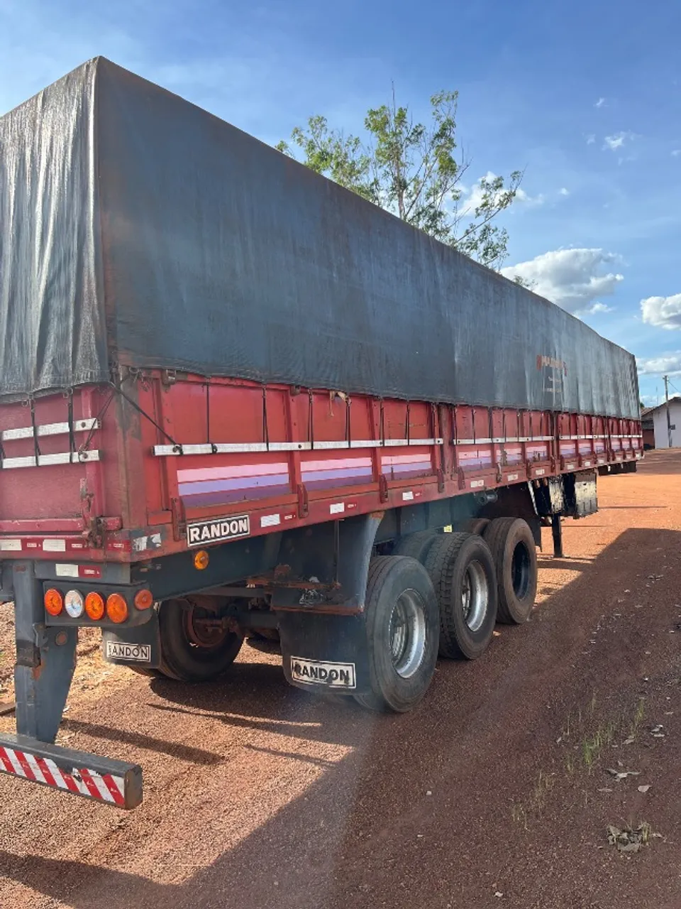 Carreta Randon rodas sem camara