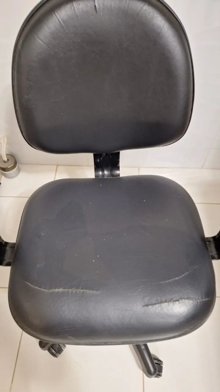 Cadeira de escritório de secretária em couro - Foto 2