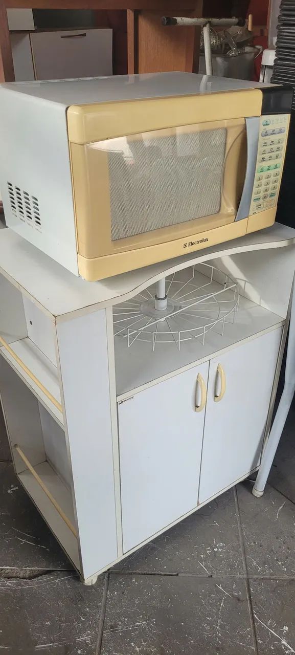 Microondas Eletrolux 28L com armário  - Foto 2