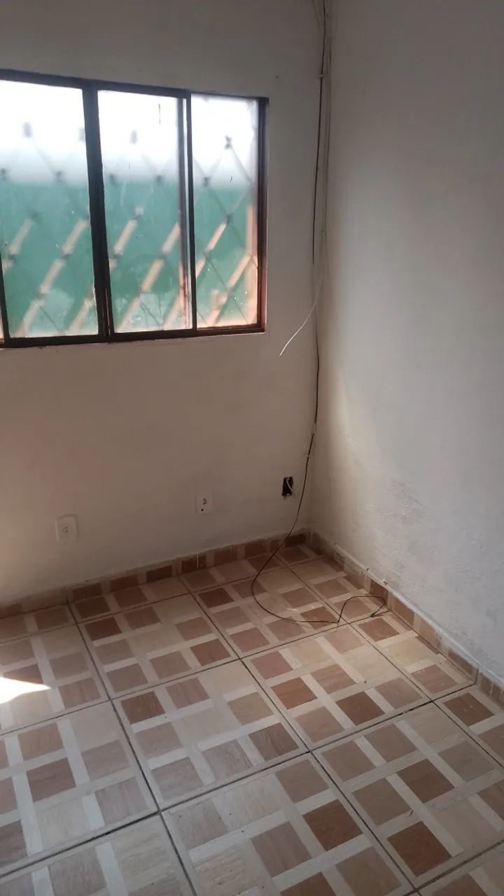 Aluga-se 4 comodos 750,00