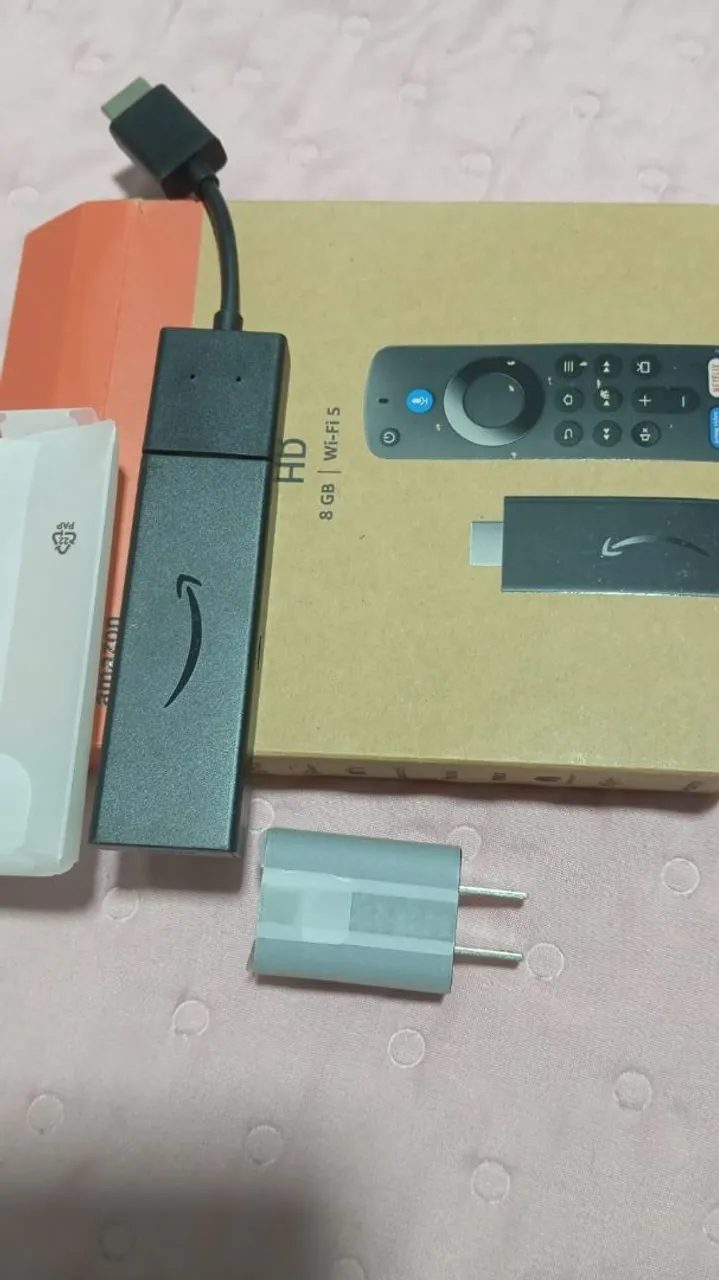 Amazon Fire TV Stick 4k com Alexa usando apenas um mês
