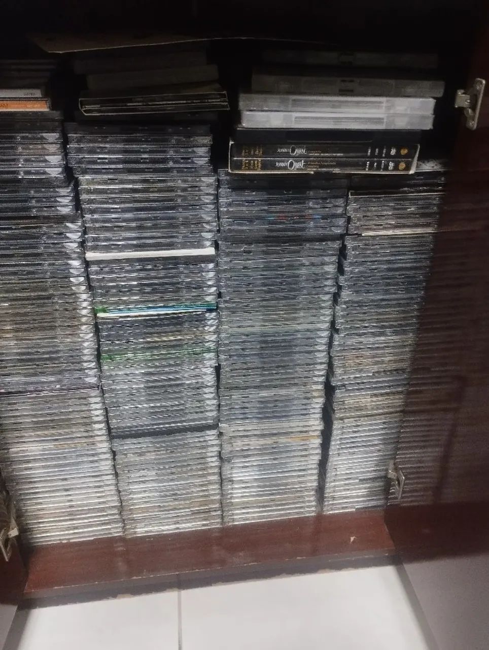 Coleção de CDs e DVDs - Diversos Gêneros