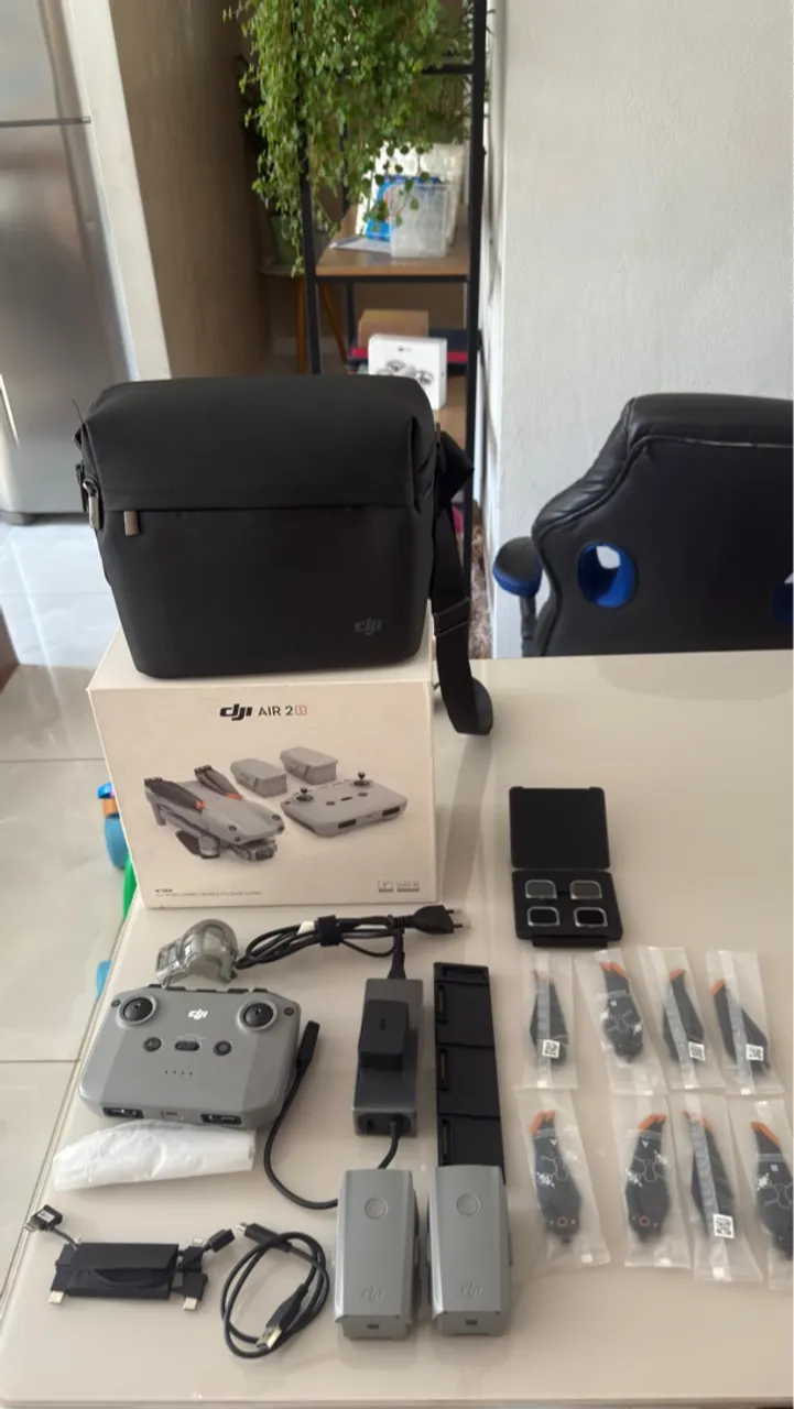 Fly More Combo - DJI AIR 2S (Não Contém Aeronave)
