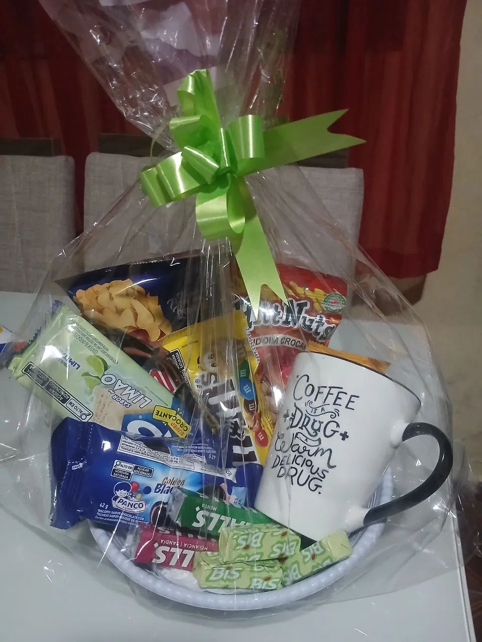 Cesta de café da manhã deliciosa