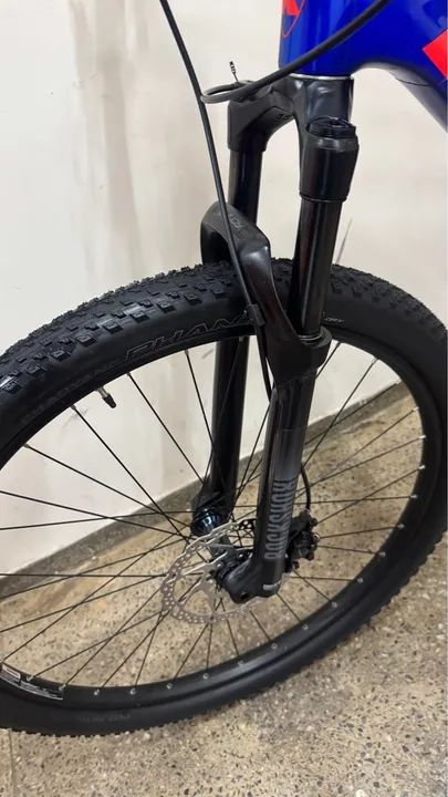 BICICLETA KODE PRODIGY CARBON 29 TAMANHO 17 SEMI NOVA  - Foto 6