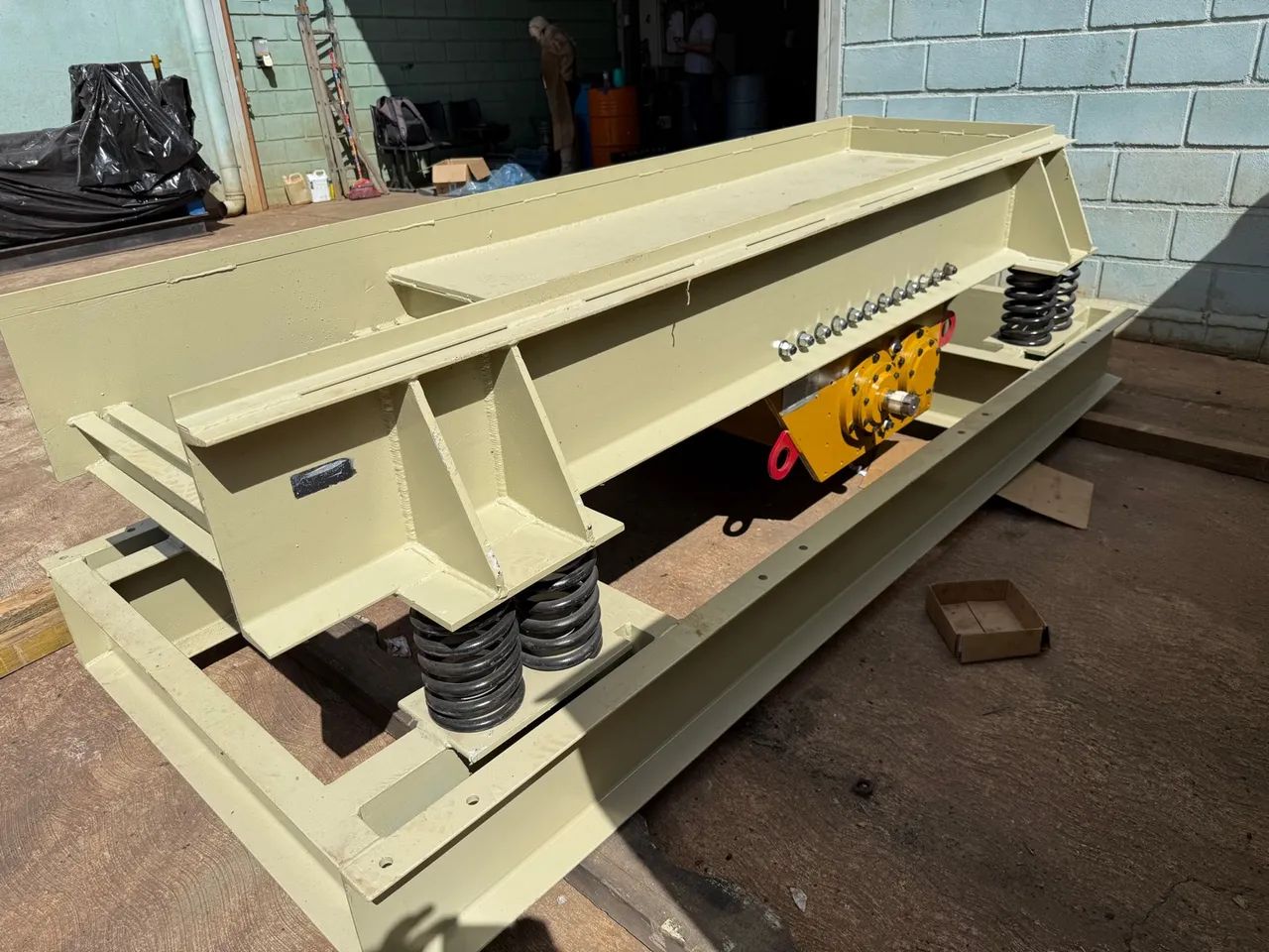 Alimentador vibratório 2,70x70 ( NOVO SEM USO ) - Foto 3