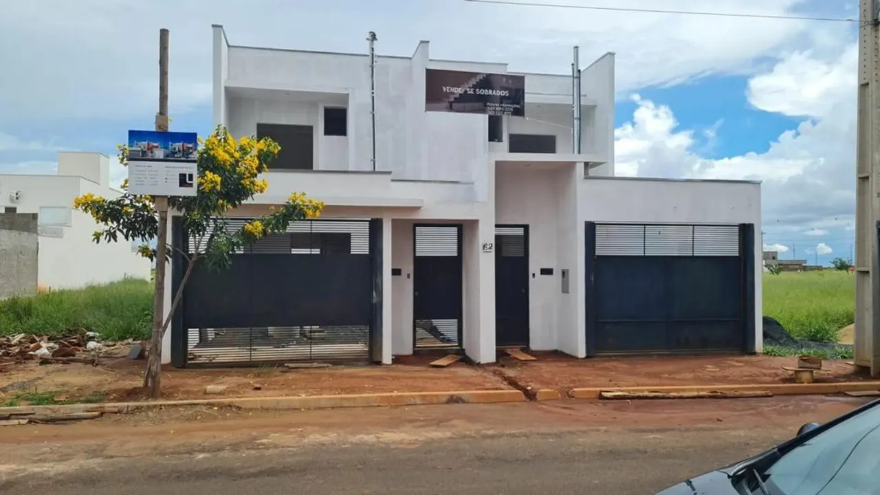 Sobrado em Rua Ciano - Grand Ville - Uberlândia/MG