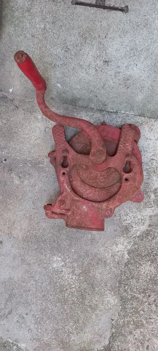 Divulgador de milho manual