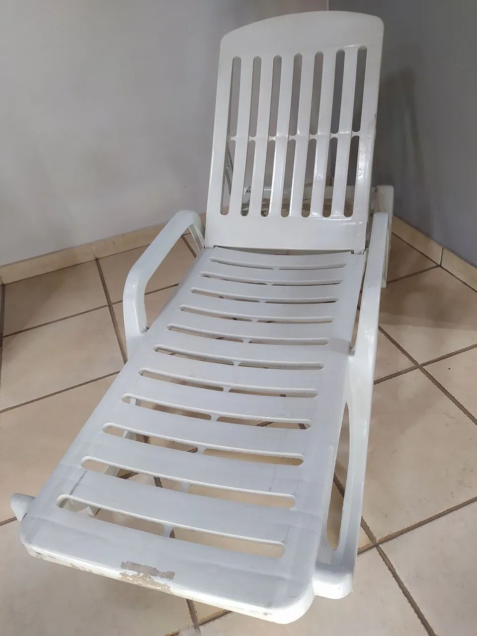 Espreguiçadeira para área de piscina  - Foto 4
