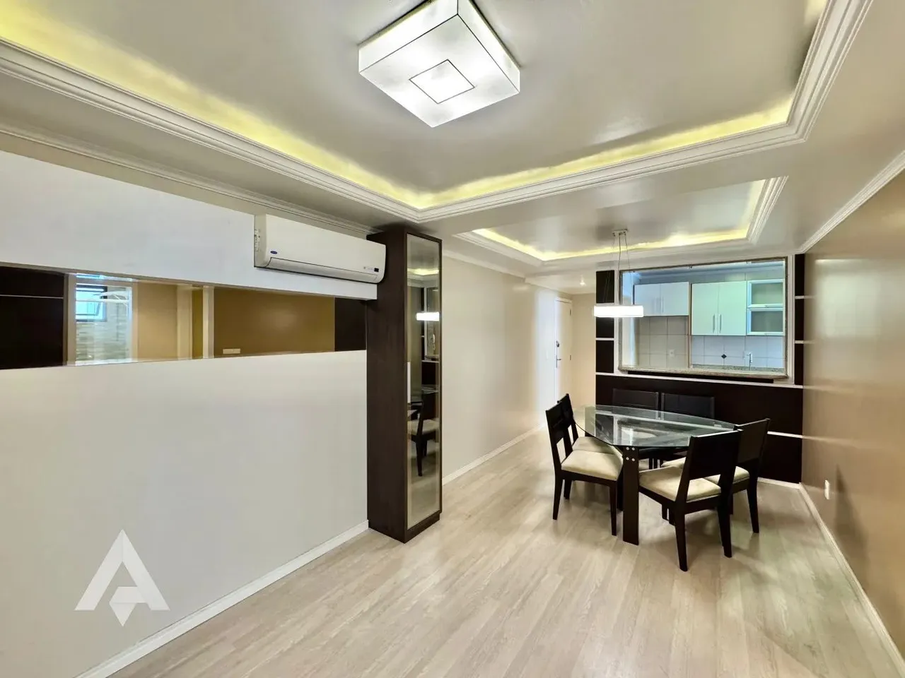 Apartamento semimobiliado com 2 dormitórios à venda no bairro Velha!