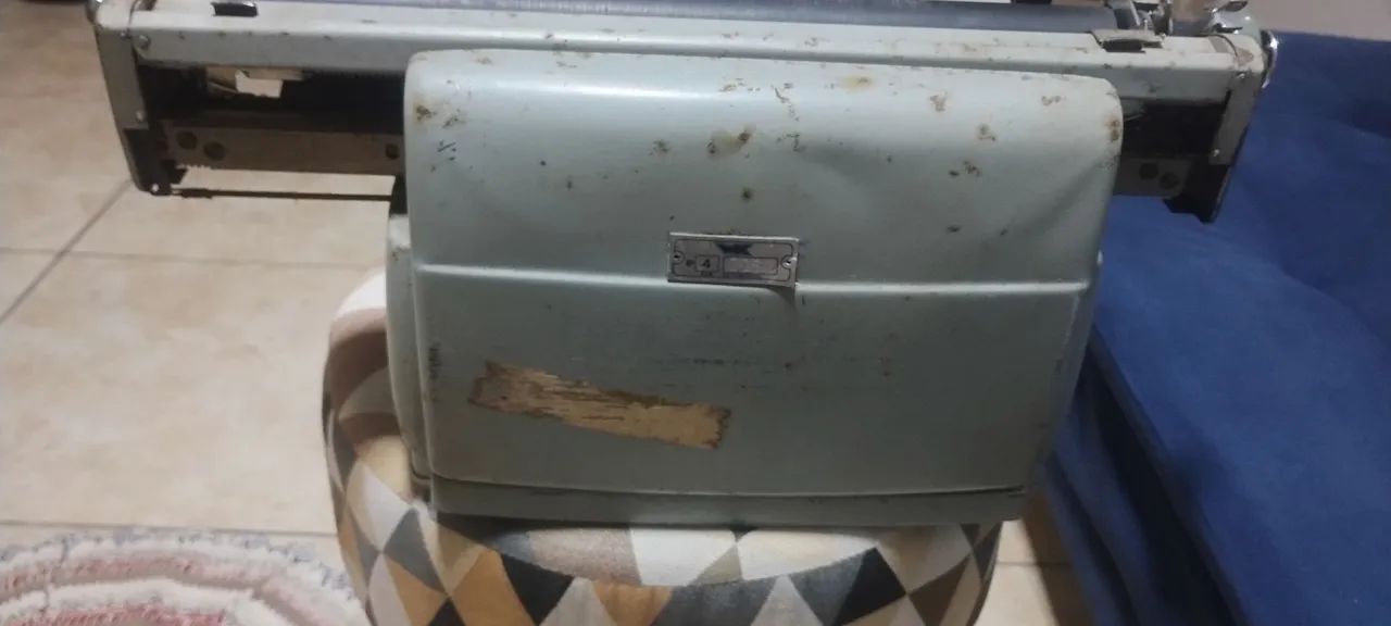 Máquina de escrever 64166882275841123