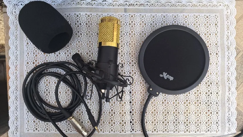 Kit Microfone Condensador BM-800 Completo - Com Espuma, Aranha, Cabo XLR/P2 e Filtro Pop