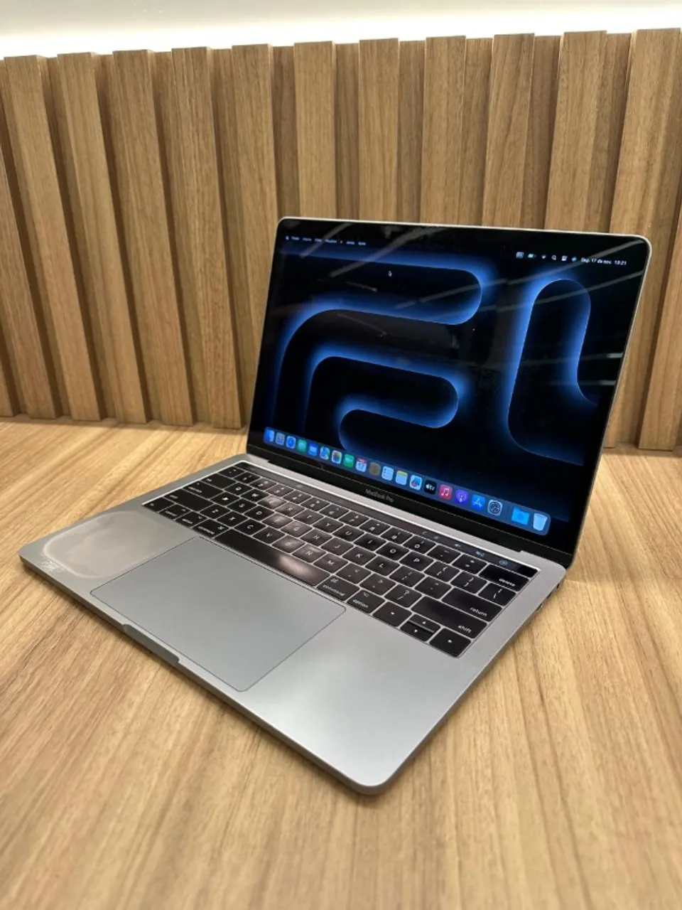 macbook pro 2017 touchbar