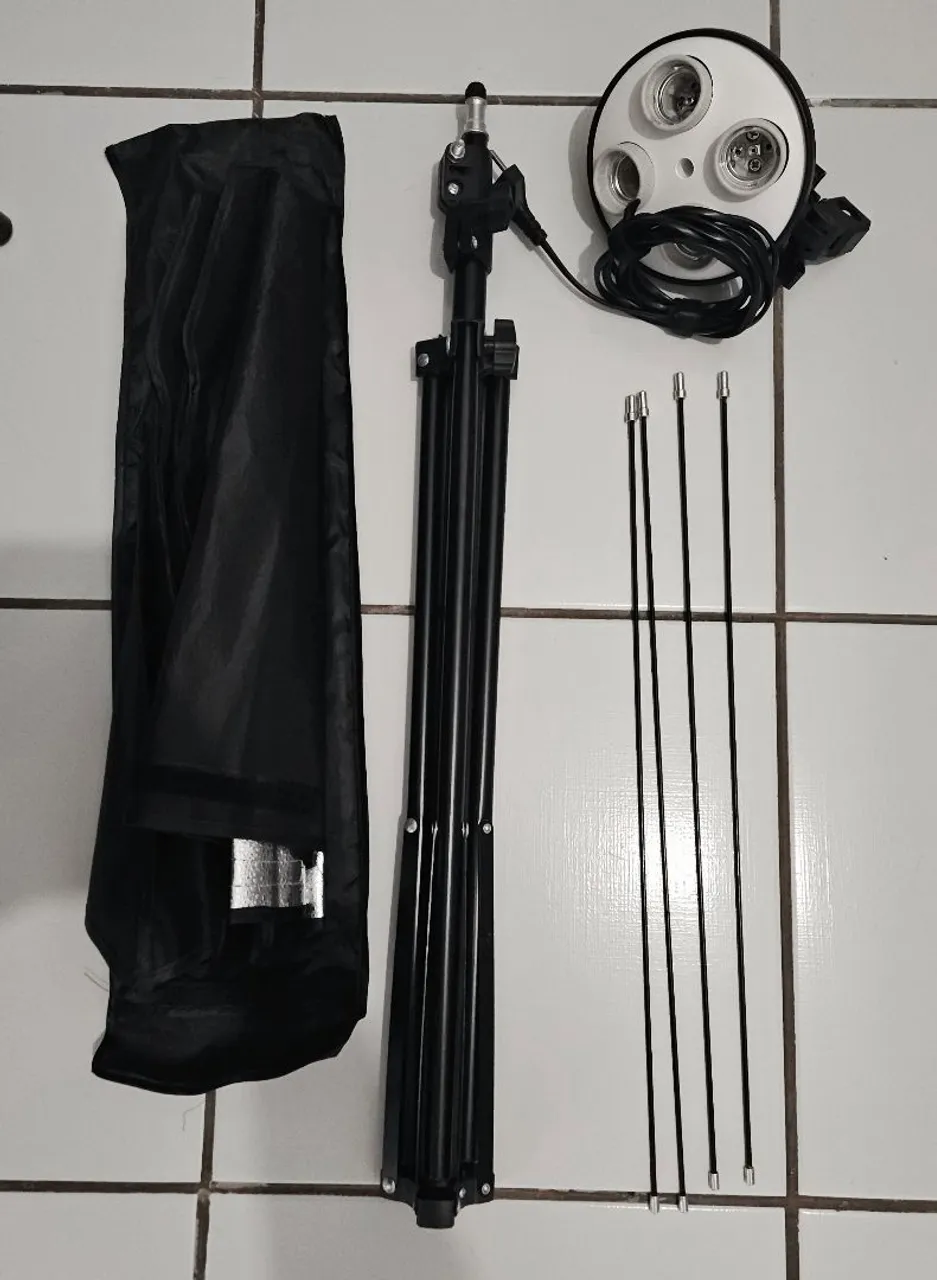 Vendo Softbox com soquete quádruplo com tripé de 2m