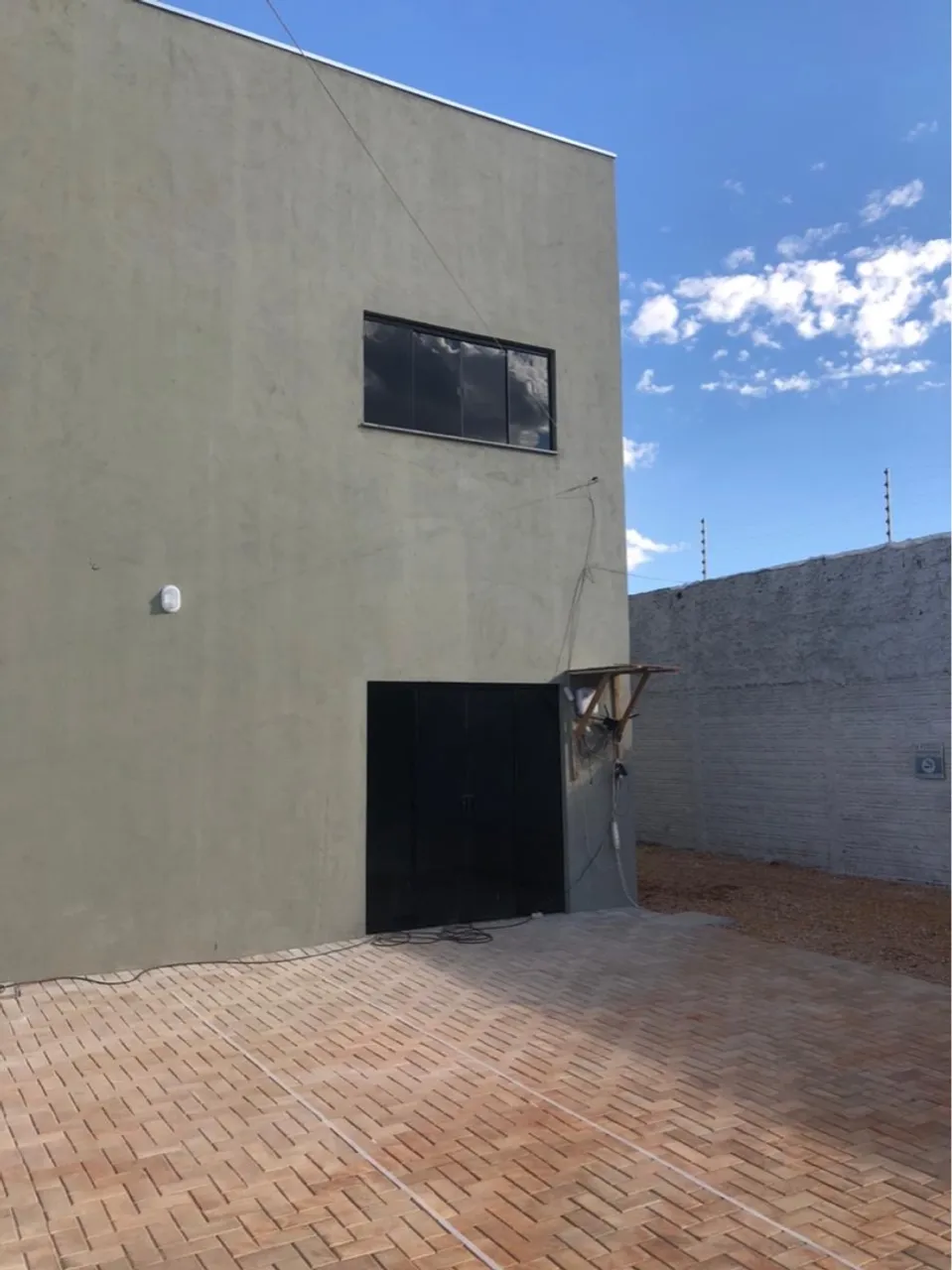 Alugo galpão com escritório 570 metros na 112 SUL