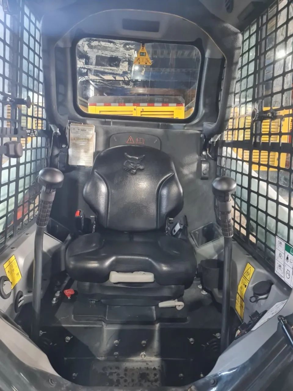 Minicarregadeira Bobcat S450 Ano 2024 Com 1823.8hs C Ar Cond - Foto 6