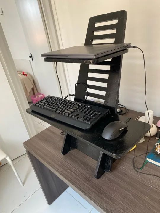 Standing Desk - Suporte para Notebook em Madeira - Foto 5