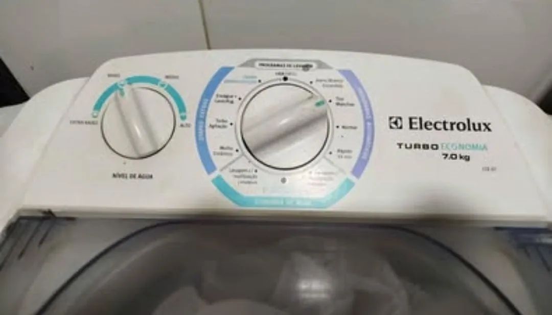 MÁQUINA ELETROLUX 7KG SEMI NOVA