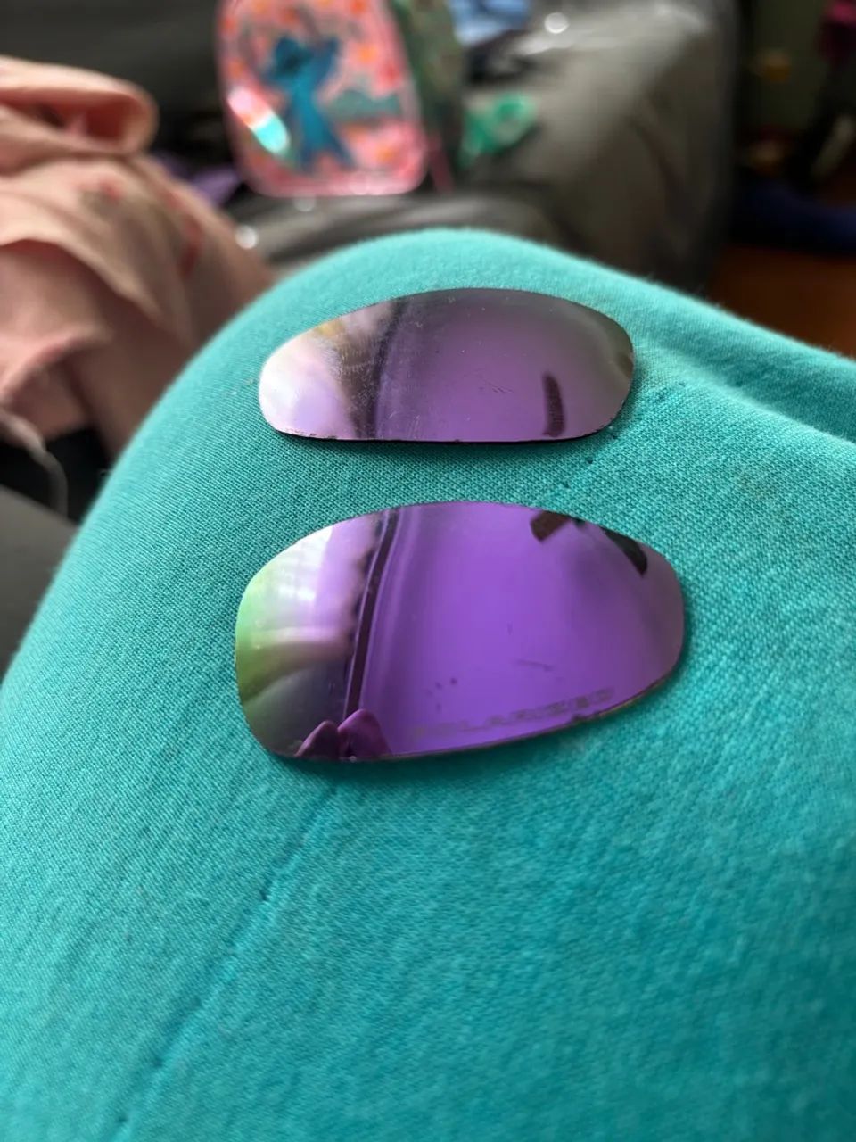 Lentes de óculos polarizadas roxas