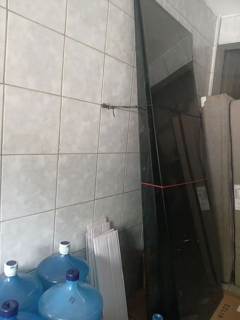 Fachada e Porta de Vidro temperado 8mm ( 3,50 X 2,50) - Linda e Super Nova - Foto 5