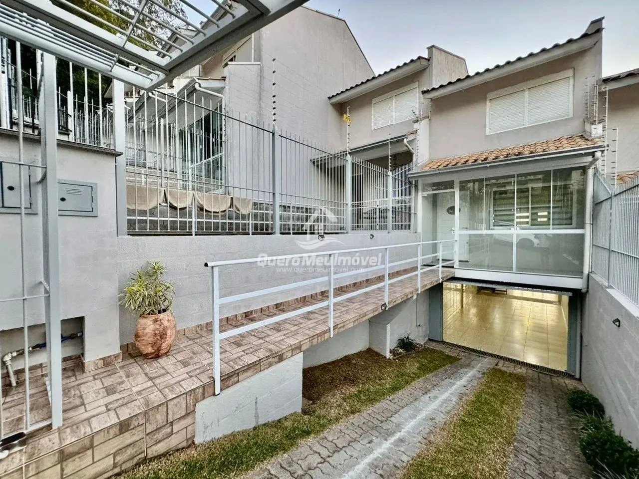 Sobrado triplex à venda no São Luiz