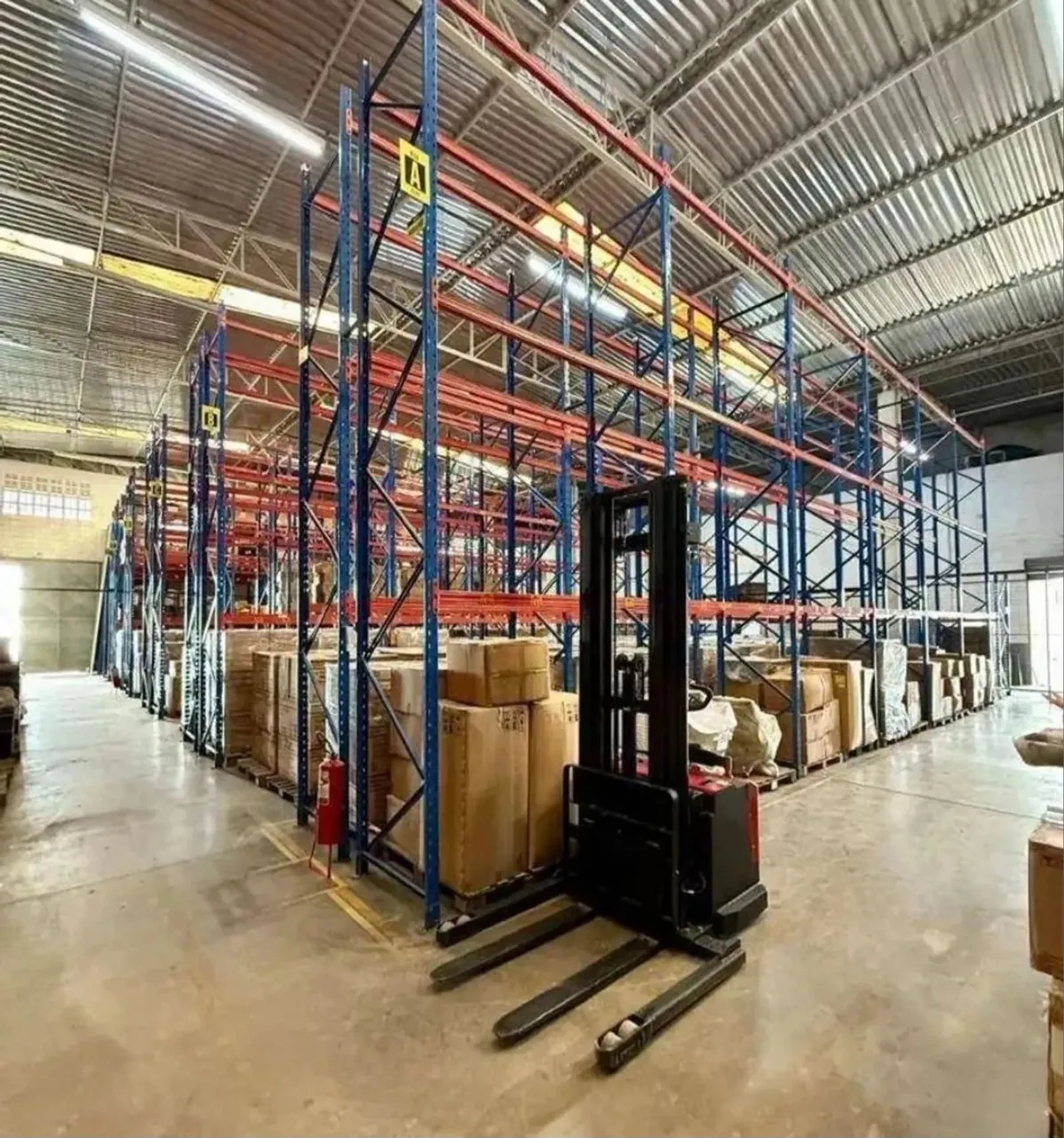 Galpão 1.000m² Com Portta Pallett Empilhadeira Parque das Laranjeiras Prox v:das Torres