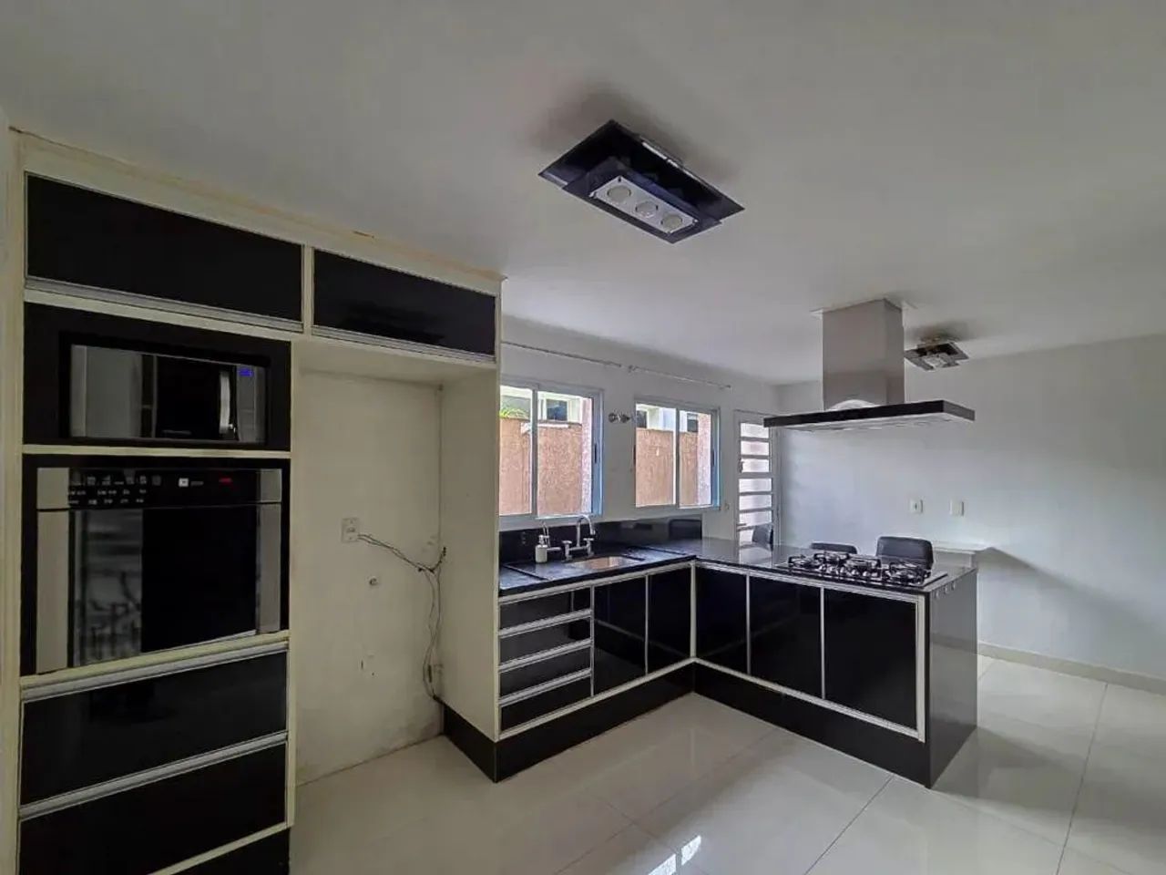 Casa para alugar em Santana de Parnaíba, Alphaville, com 3 quartos, com 300 m², Residencia - Foto 6