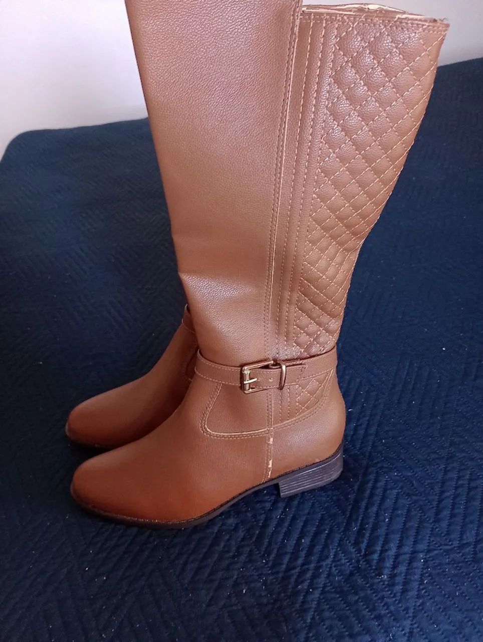Botas de cano alto marrons - Foto 2