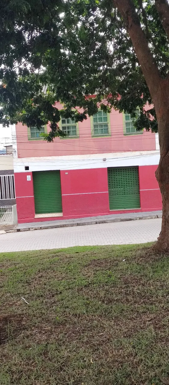 Alugo ponto comercial, Praça da Matriz, Guaçuí- ES.