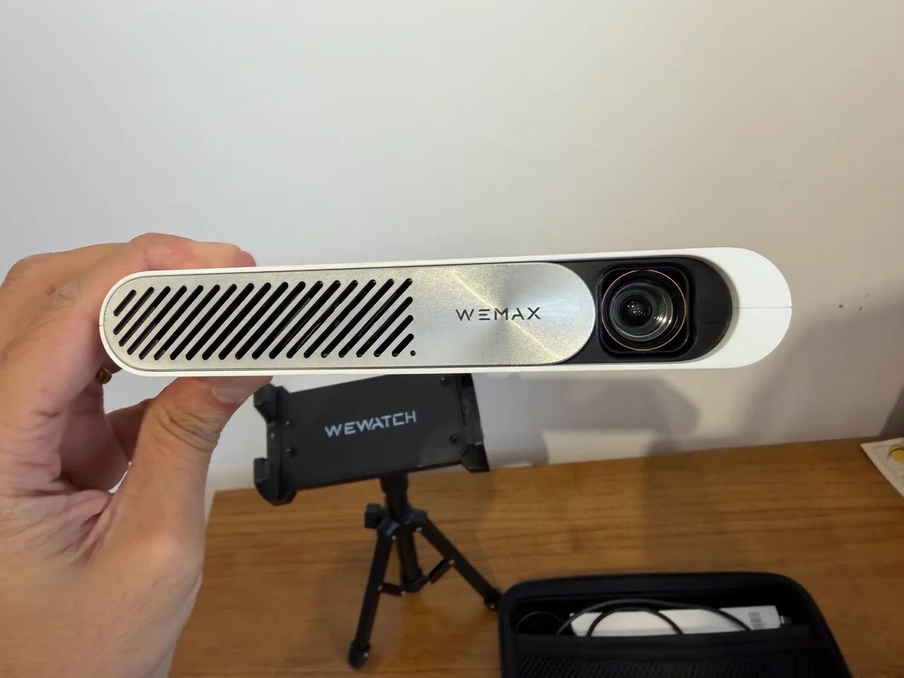 Projetor Laser Wemax go 300 portatil laser