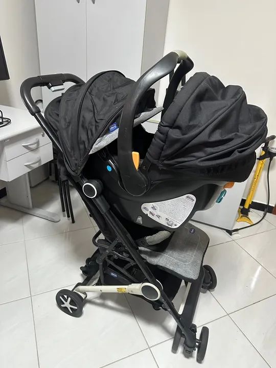 Carrinho e bebê conforto Minino Chicco 