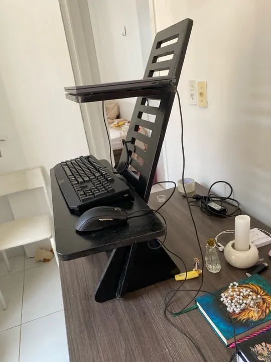 Standing Desk - Suporte para Notebook em Madeira - Foto 4