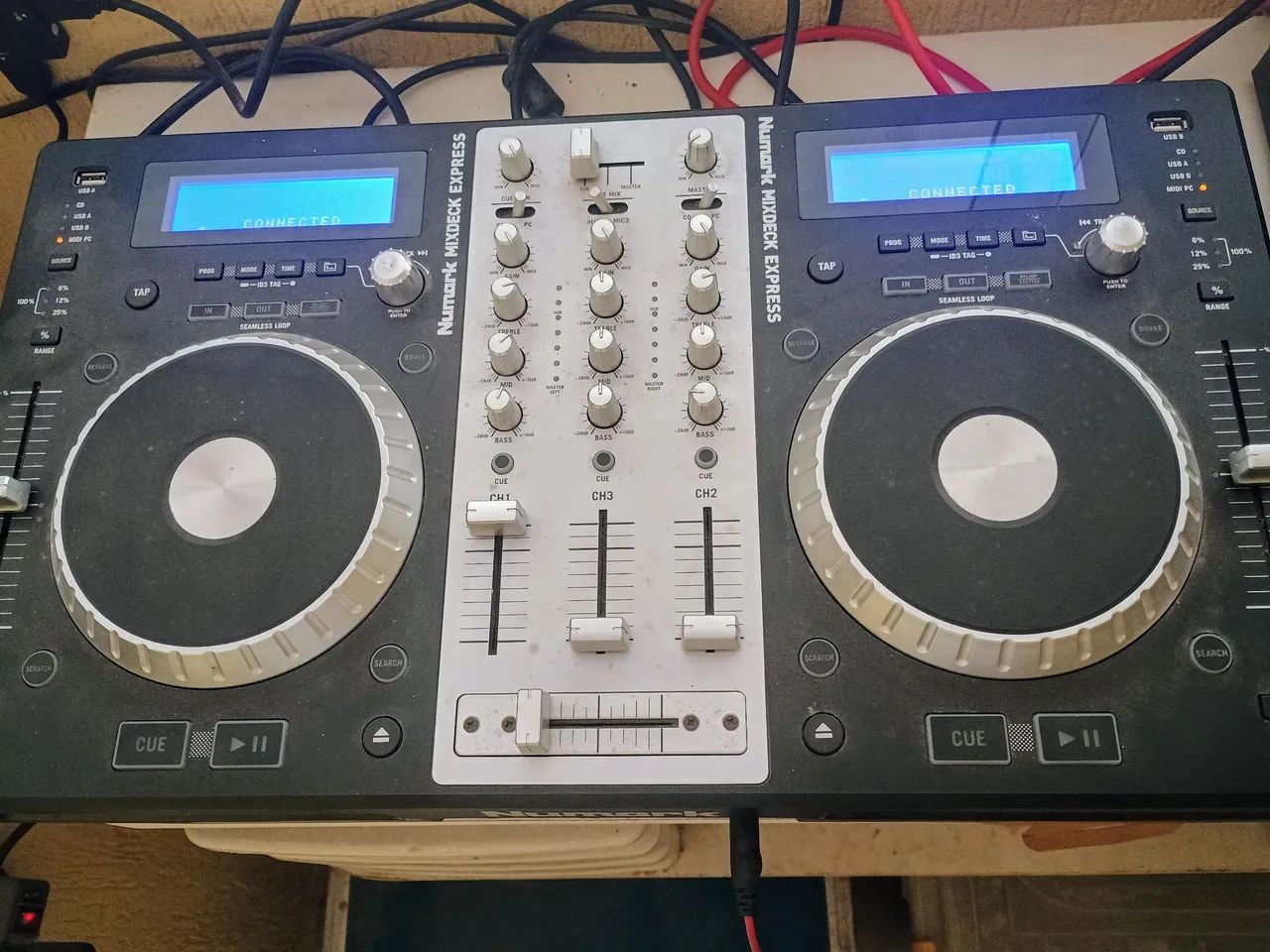 Controladora profissional pra DJ Numark mixdeck express