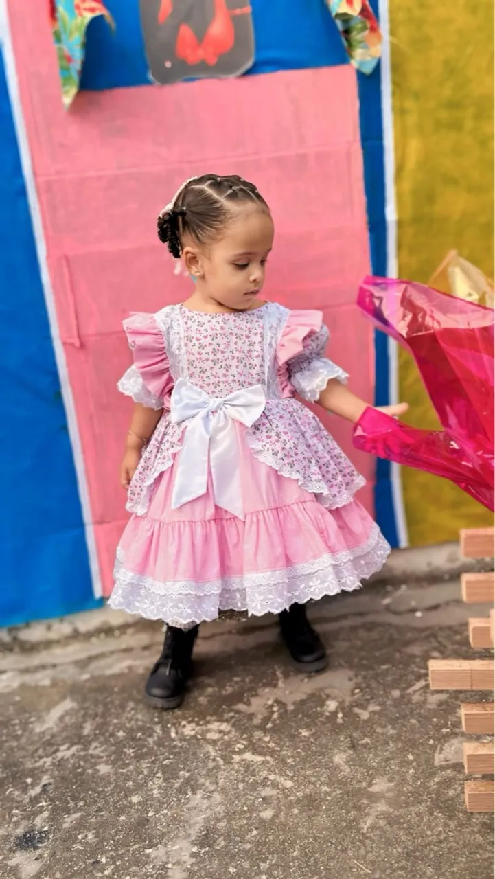 Vestido Festa Junina Infantil Rosa com Detalhes