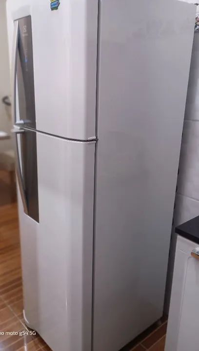 Geladeira Eletrolux Frost Free 