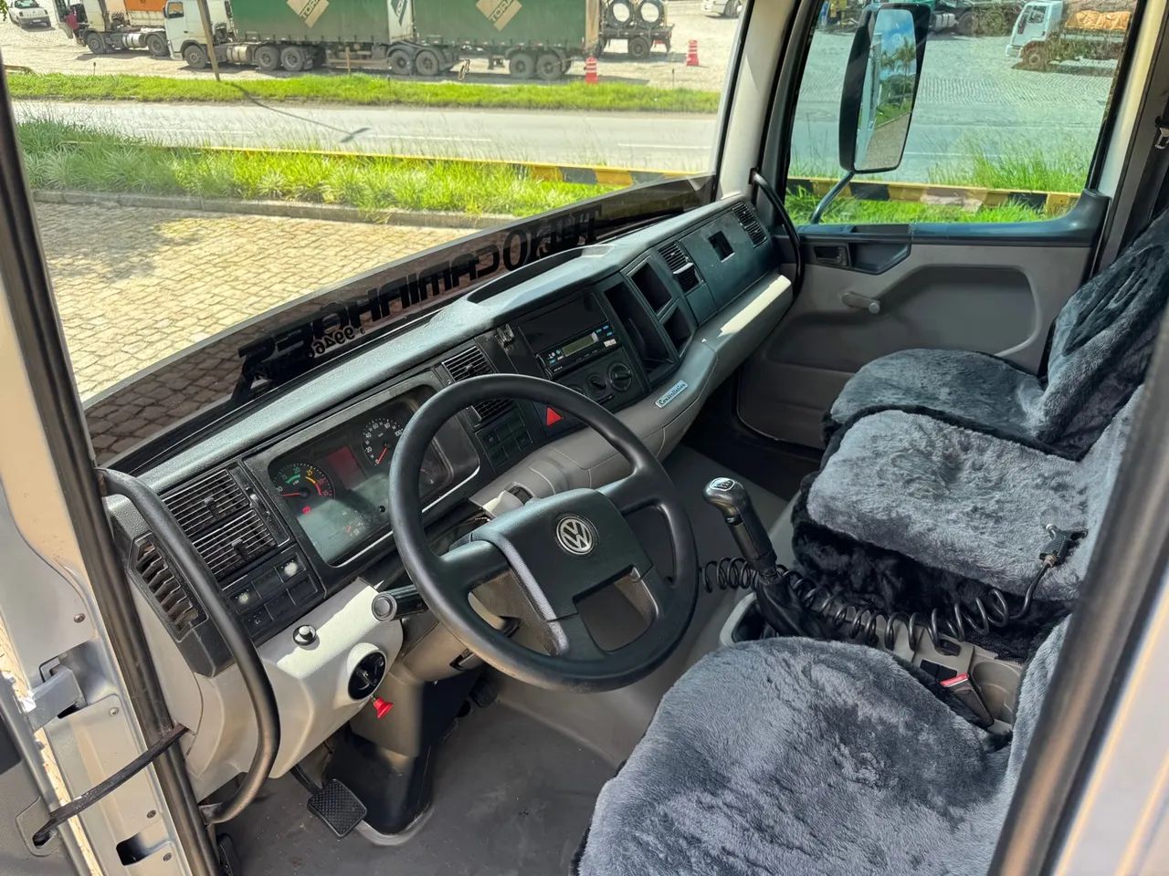 Caminhao Vw 15180 poli guindaste duplo  - Foto 11