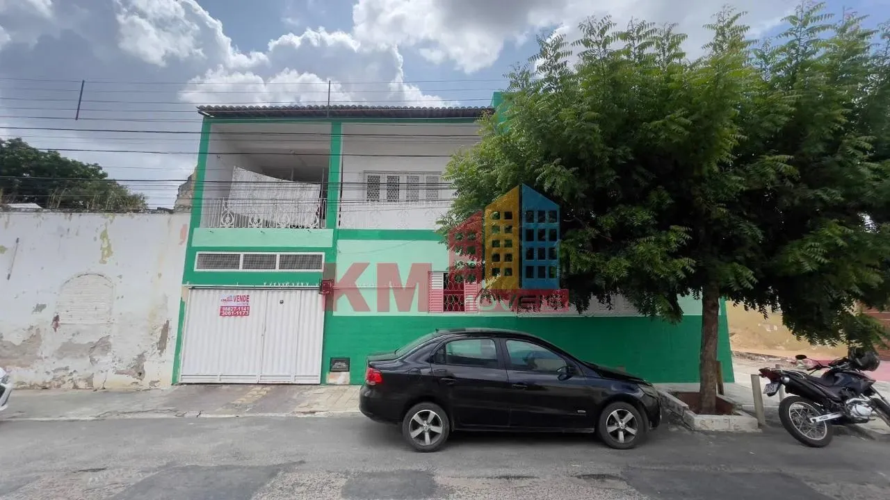 Casa Principal com Sobrado e Kitnets no Centro de Mossoró