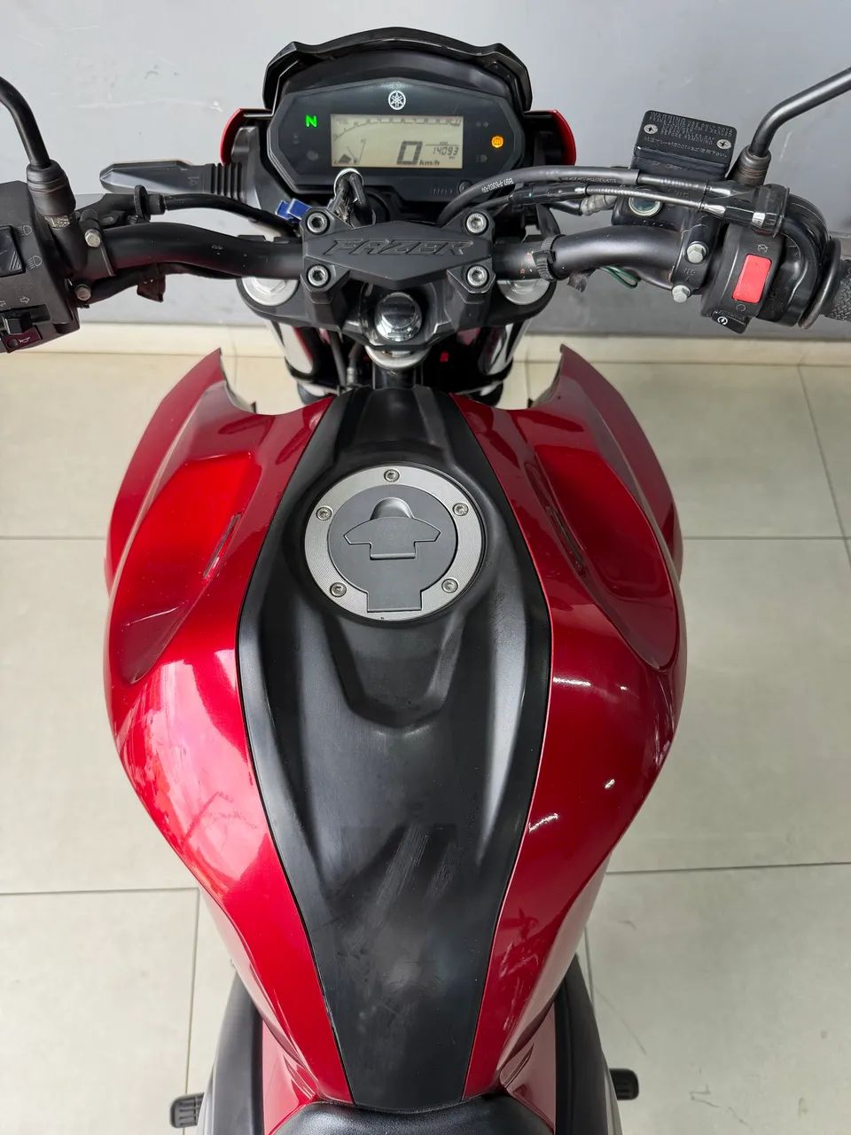 Fz25 ano 2023 ABS Faço Financiamento aceito moto na troca  - Foto 9