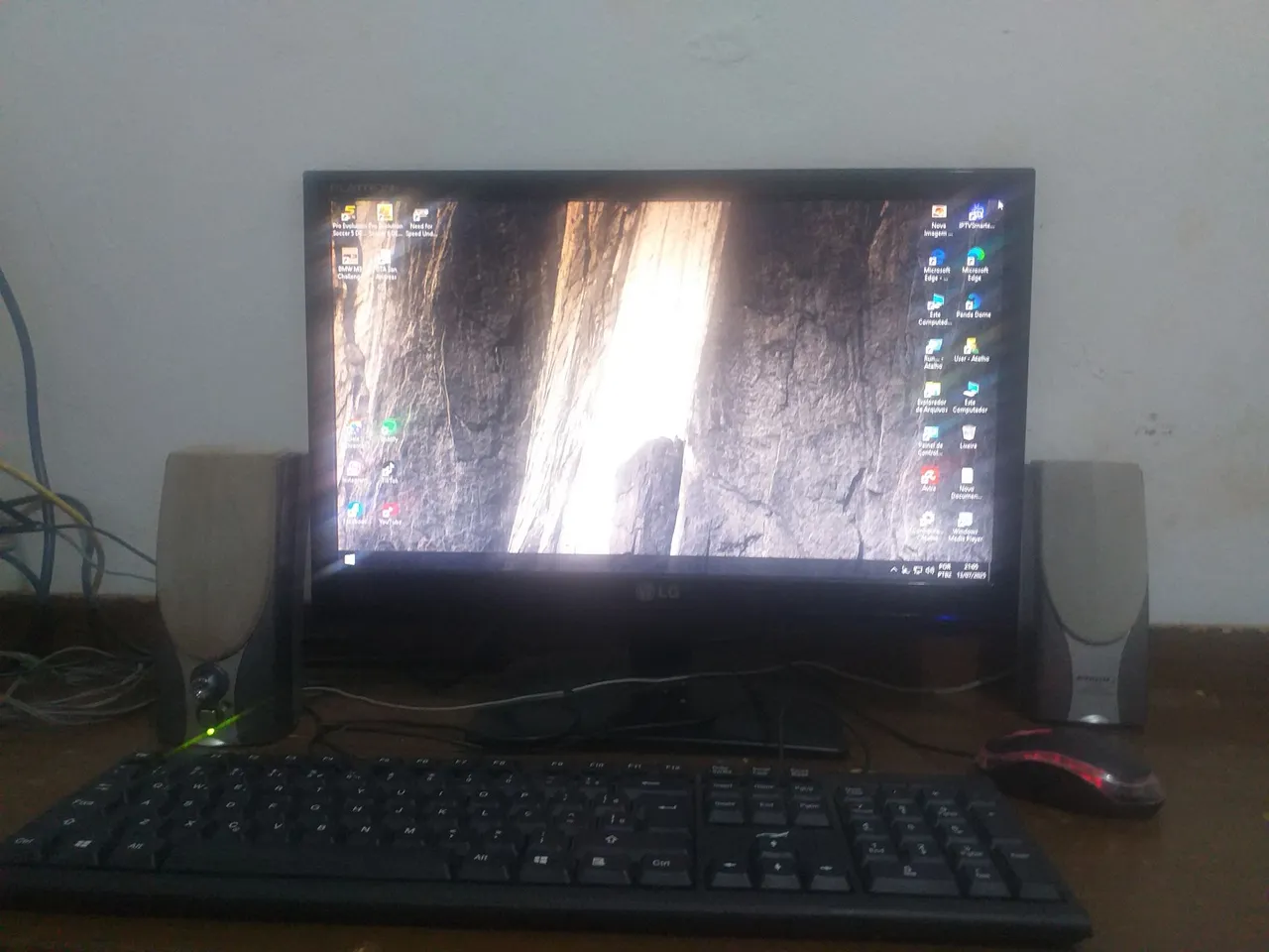 Computador Completo com Monitor LG e Acessórios