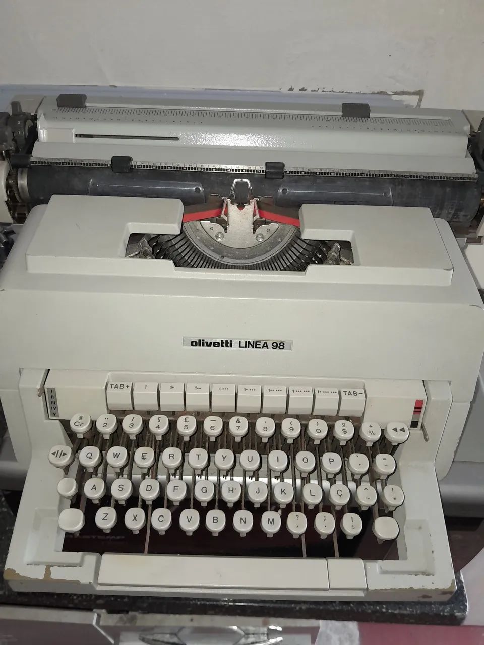 Máquina de escrever Olivetti Linea 98 - Foto 6