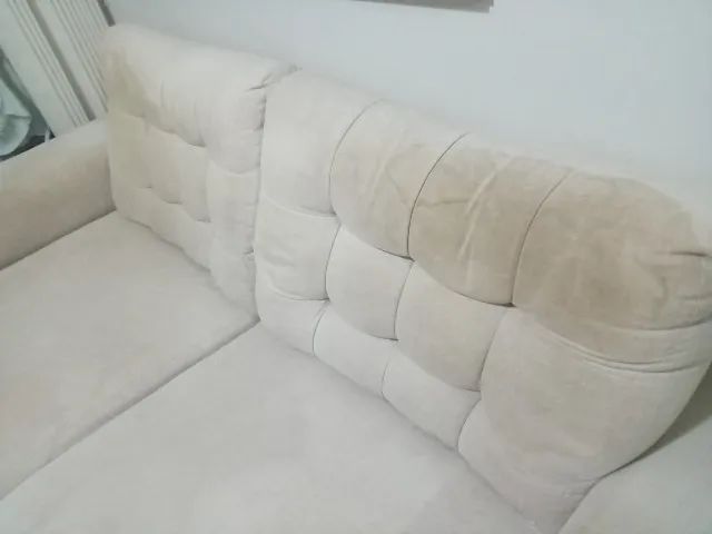VENDO SOFA LUXEMBURGO 2 LUGARES - PRECISA DE REFORMA NOS BRAÇOS E LIMPEZA - Foto 2
