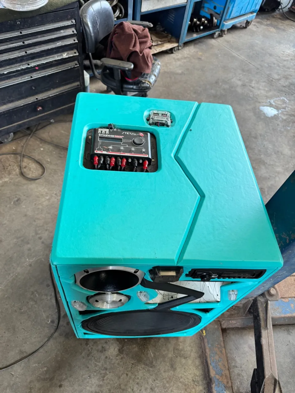 Caixa de som automotivo personalizada