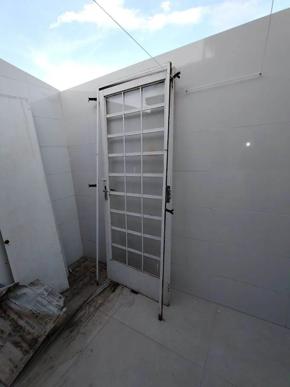 Porta de metal com vidros 