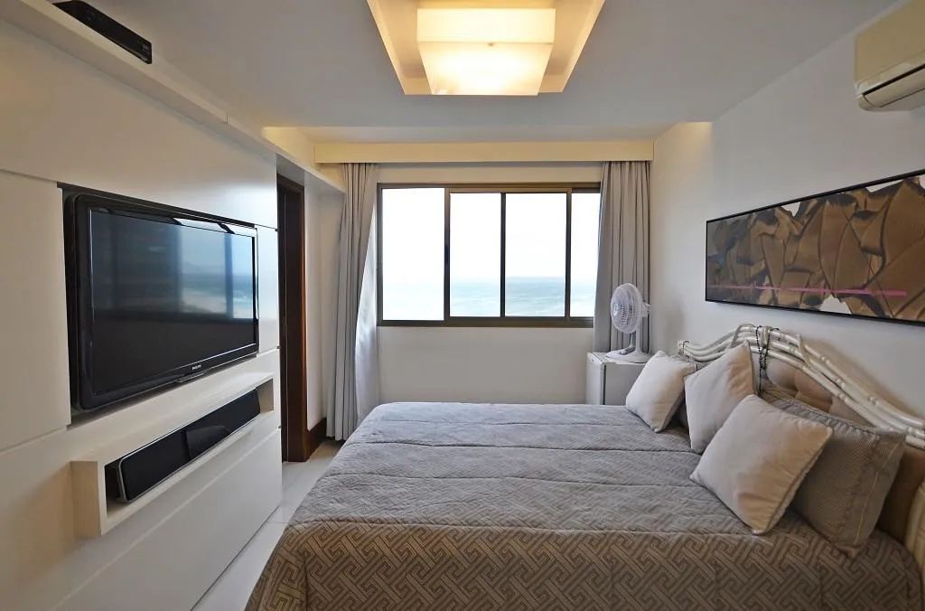 Barra da Tijuca - 4 quartos, frontal mar, todo em mármore e mobiliado - Foto 5