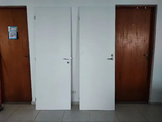 2 portas lisas brancas MDF 210x72 cm + 1 batente 