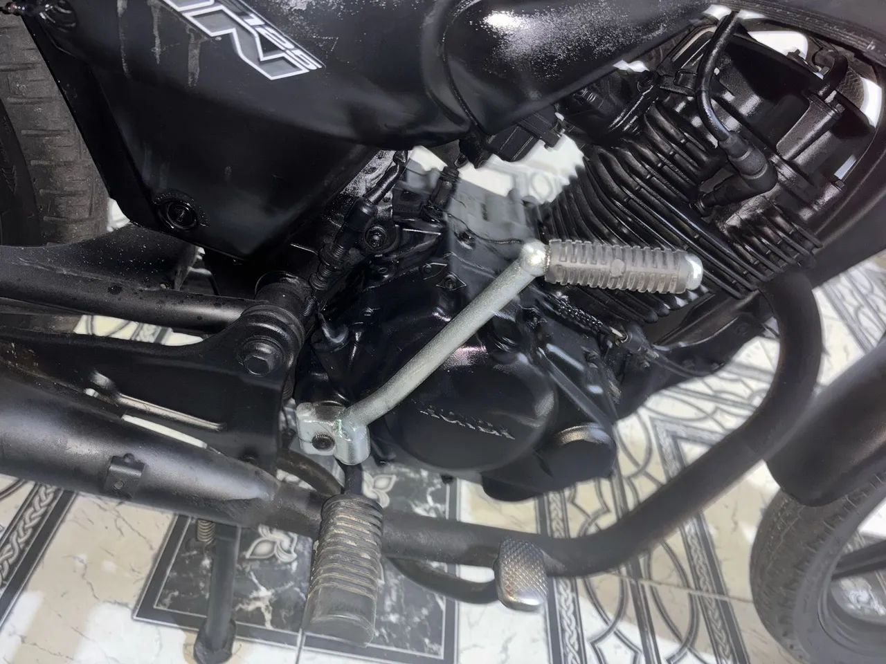 MOTO HONDA pra sair logo - Foto 2